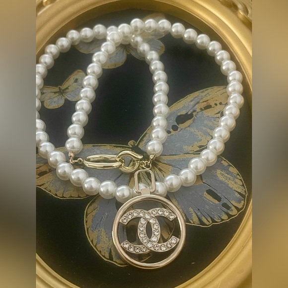 CHANEL Jewelry - Chanel Medallion